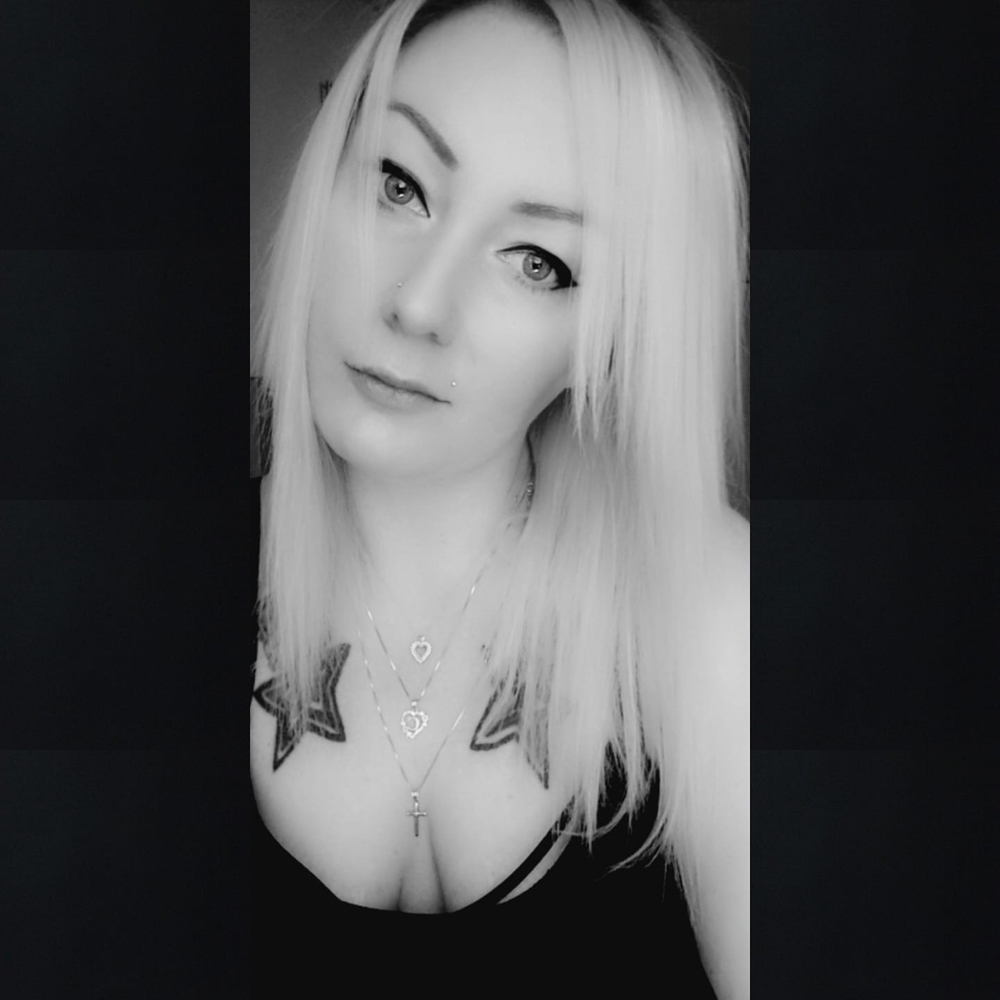 Meet your Posher, Dana